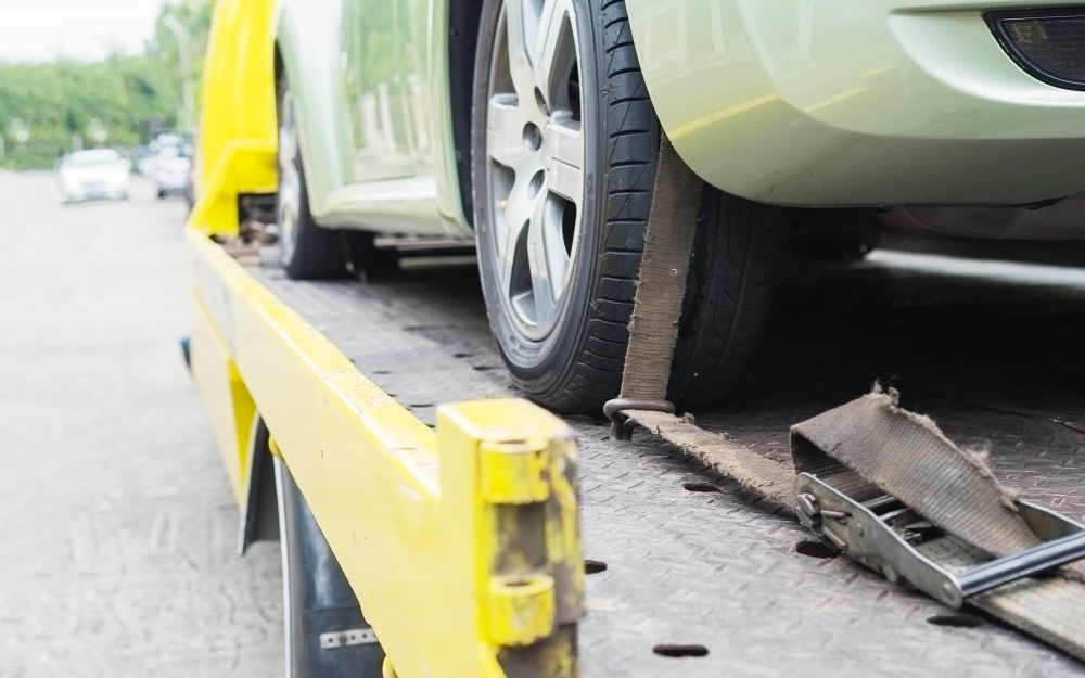 car-transporter-breakdown-lorry-during-working-using-locked-belt-transport-other-green-car